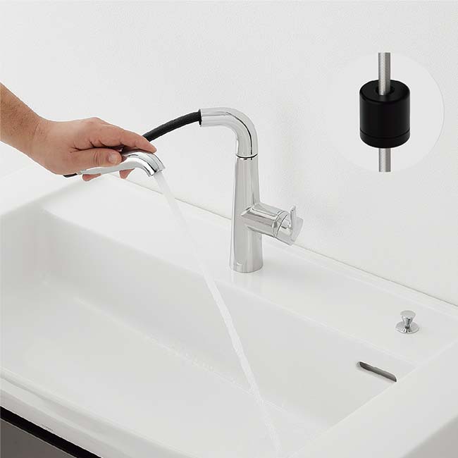 易于使用的抽取式软管，清洁台盆毫不费力。使用完毕后，软管能轻松回收，便于收纳。