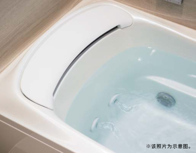 不规则的波浪形水流呈画圆状，以腰部为中心带来舒适按摩般的体验。